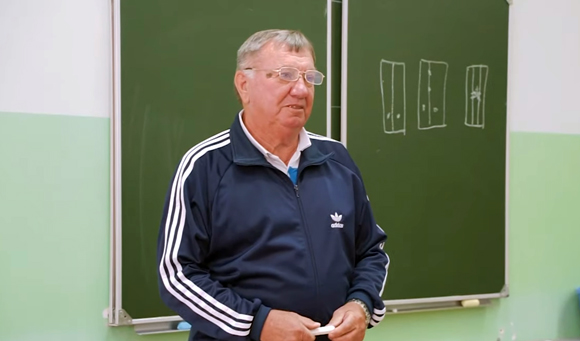 «Если учитель соединяет в себе любовь к делу и ученикам, он совершенный учитель»
