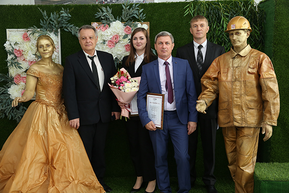 Связаны судьбой с заводом