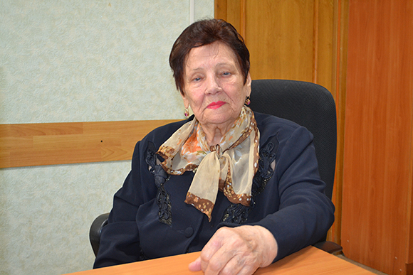 Мудрости старших внимать не устанем