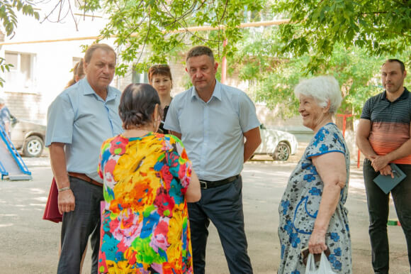 Глава Будённовского округа взял на контроль решение проблем горожан