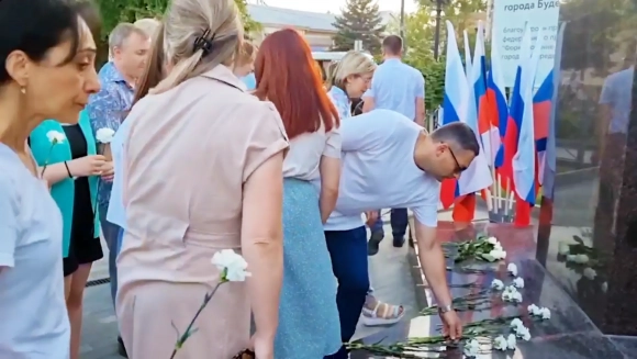 27 июля по всей стране проходят траурные акции: в России вспоминают детей, погибших на Донбассе