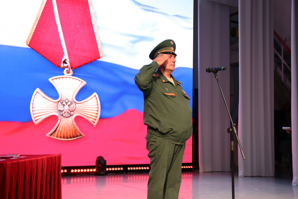 В Будённовске родным погибших участников СВО передали награды