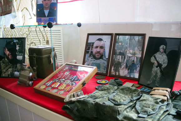 В Будённовске открылась выставка памяти погибших на СВО земляков
