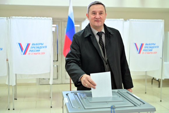 Глава Будённовского округа проголосовал на выборах президента России