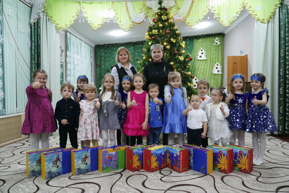 «ЛУКОЙЛ» передал в дар детскому саду Будённовска тактильные книги