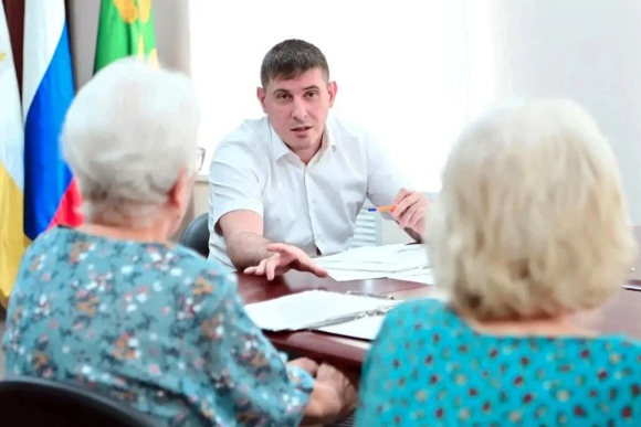 Главный госжилинспектор региона провел приём граждан в Будённовске