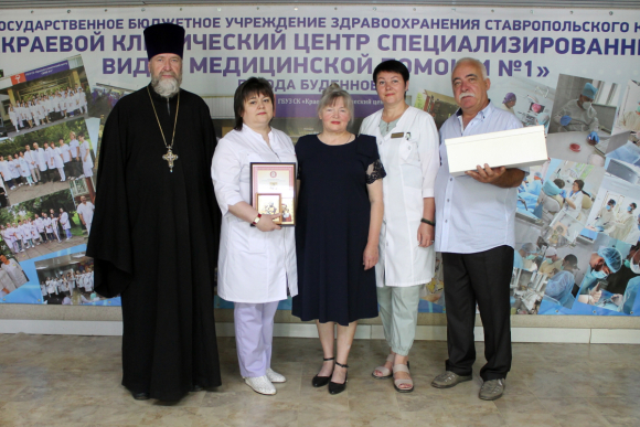 В Будённовске поздравили врачей и будущих мам